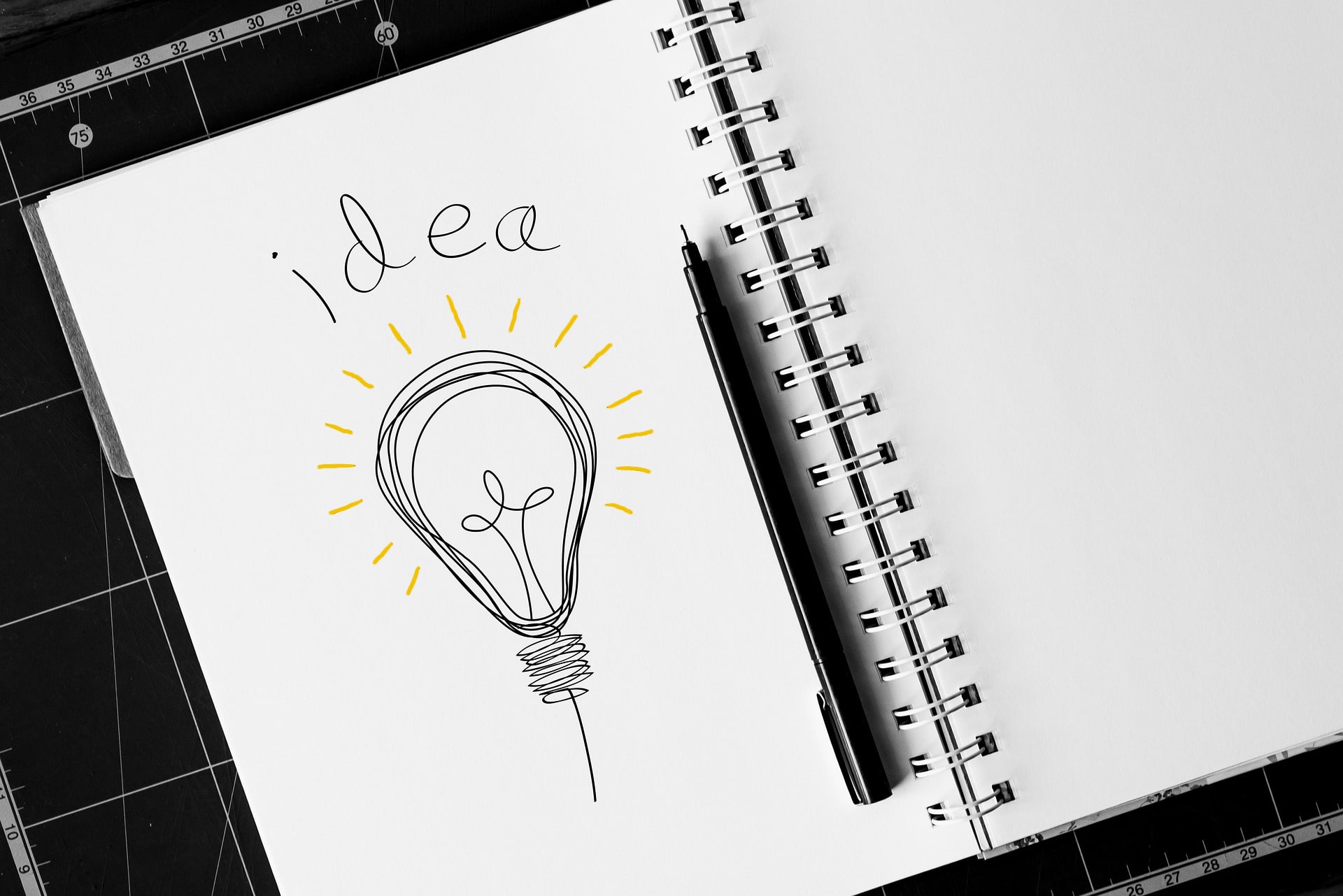 idea-gfe6b6bddb_1920-gelb-min idea-gfe6b6bddb_1920-gelb-min